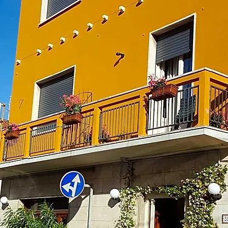 Sauro 2* Viareggio
